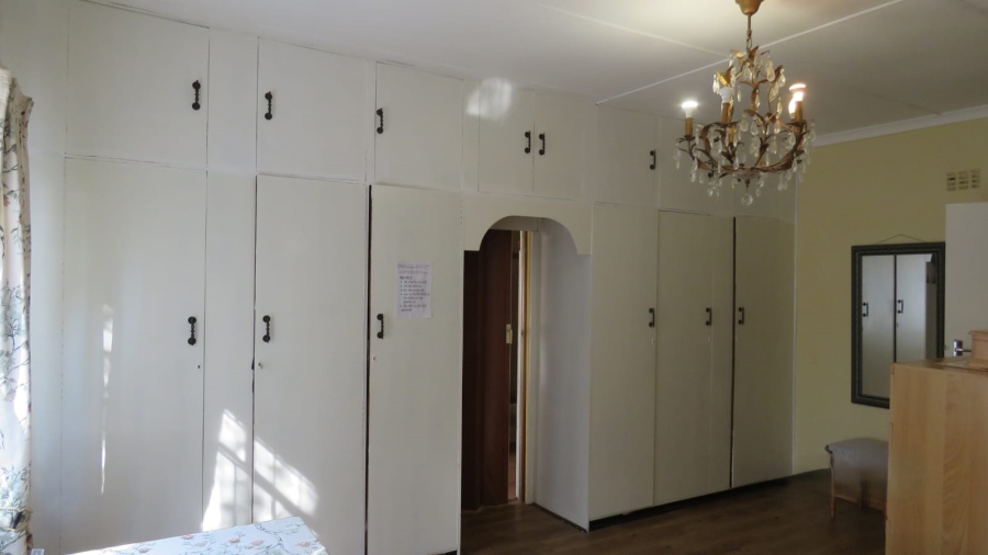 5 Bedroom Property for Sale in Uniondale Western Cape